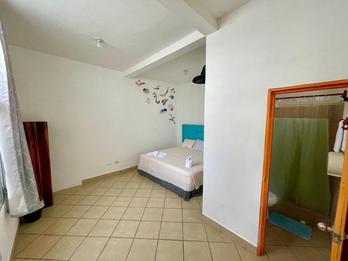 Hostal Inn 2 فلوريس المظهر الخارجي الصورة