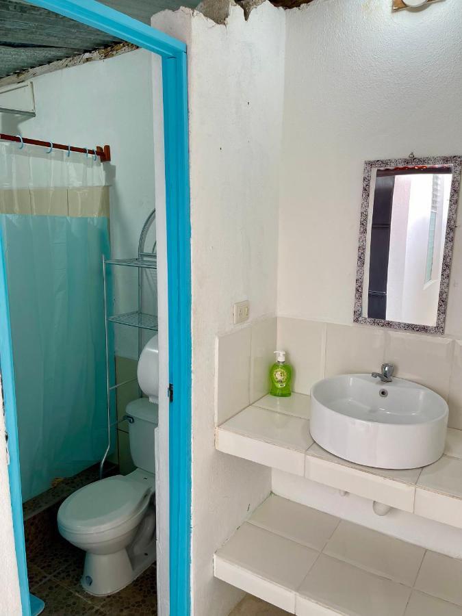 Hostal Inn 2 فلوريس المظهر الخارجي الصورة