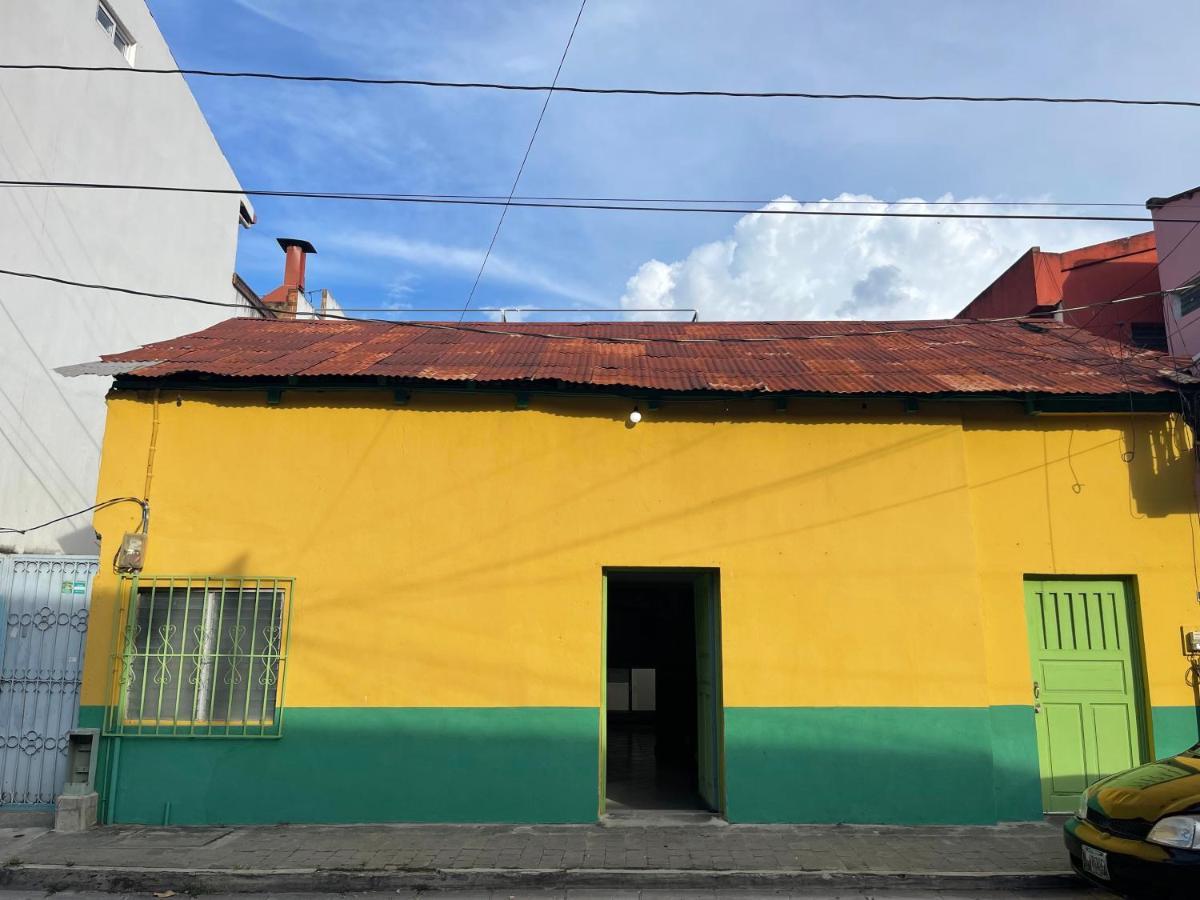 Hostal Inn 2 فلوريس المظهر الخارجي الصورة