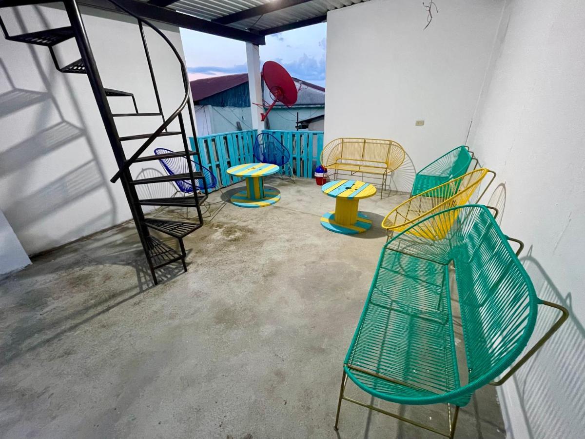 Hostal Inn 2 فلوريس المظهر الخارجي الصورة