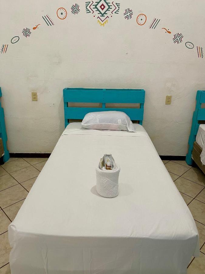 Hostal Inn 2 فلوريس المظهر الخارجي الصورة