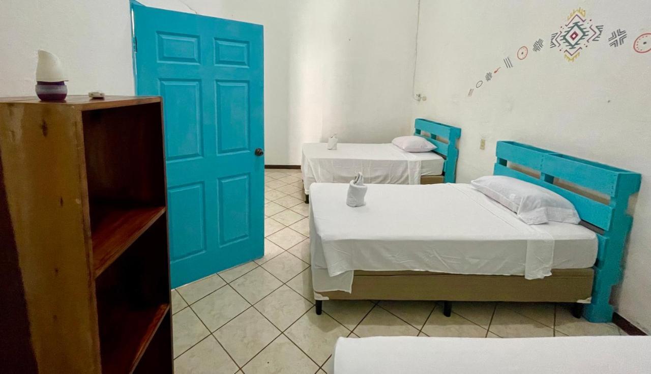 Hostal Inn 2 فلوريس المظهر الخارجي الصورة