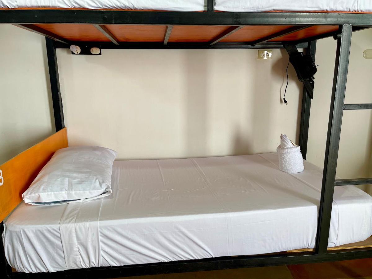 Hostal Inn 2 فلوريس المظهر الخارجي الصورة