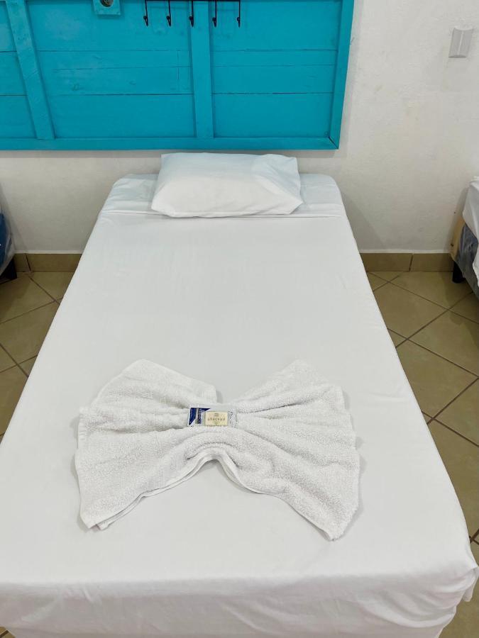 Hostal Inn 2 فلوريس المظهر الخارجي الصورة