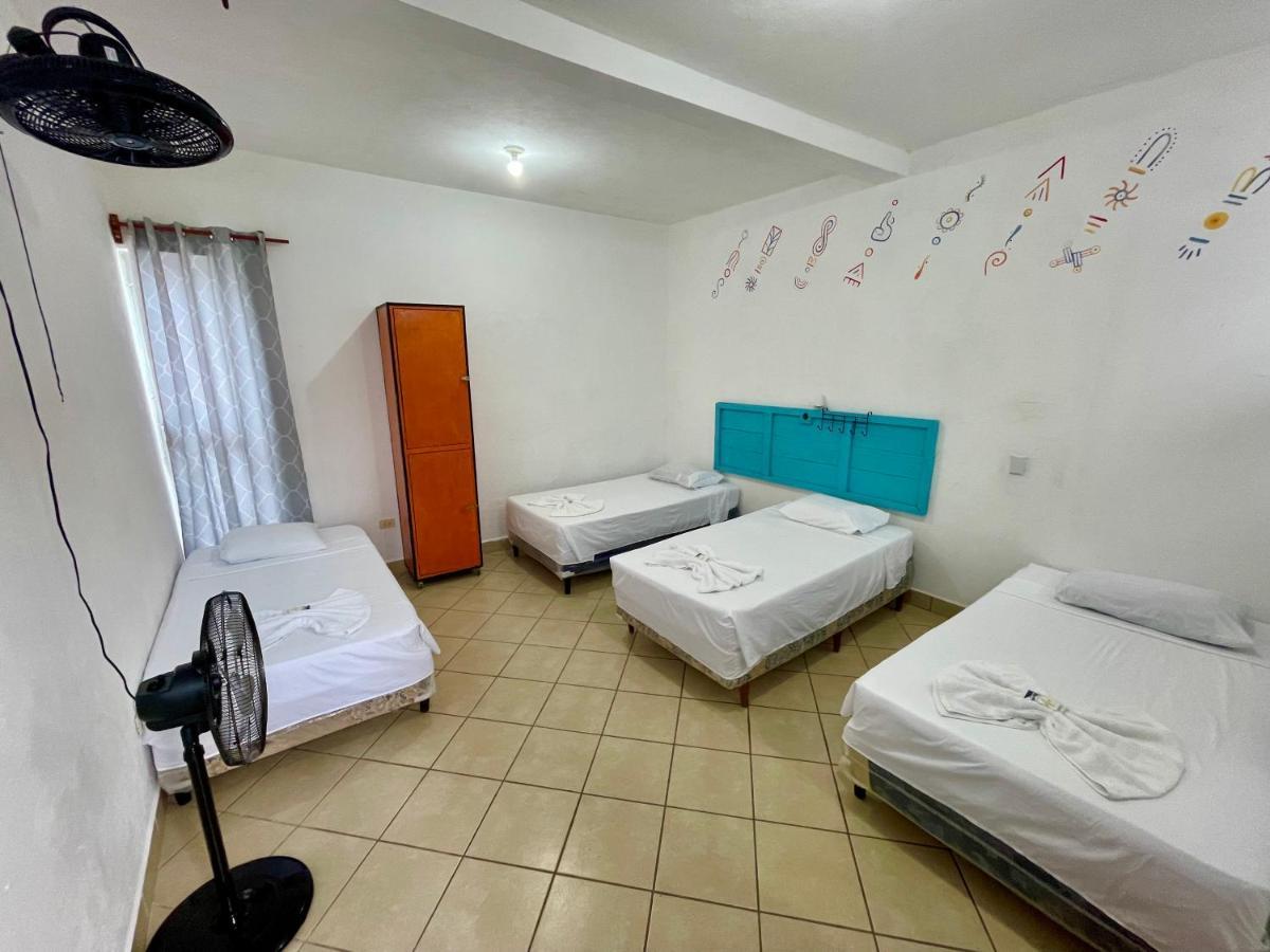 Hostal Inn 2 فلوريس المظهر الخارجي الصورة